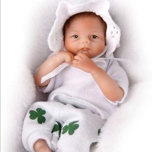 Collector’s Ashton Drake Doll, “Handful of Cheerfulness”